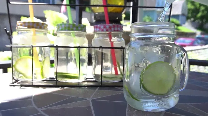 Gingham Mason Jar Glass Mugs with Wire Caddy Review